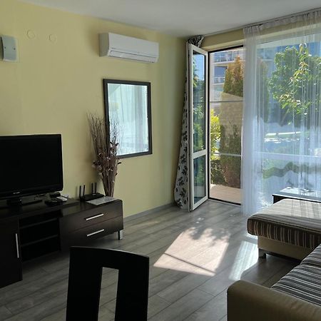 Apartment With Terrace In Spa Complex 부르가스 외부 사진