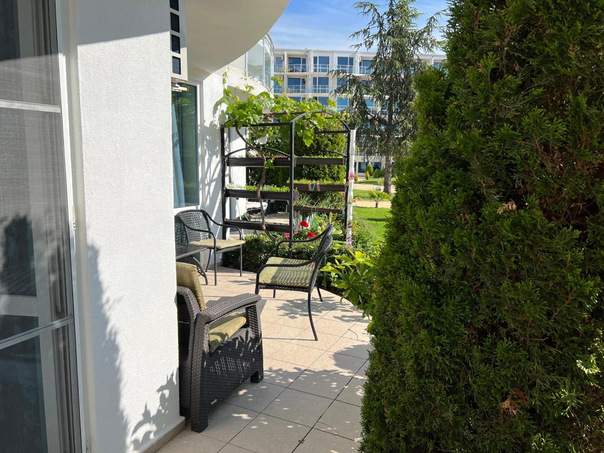Apartment With Terrace In Spa Complex 부르가스 외부 사진